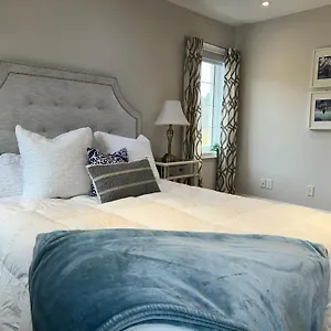 Immaculate Executive Townhouse 3br&3ba At Lawrence Park Toronto