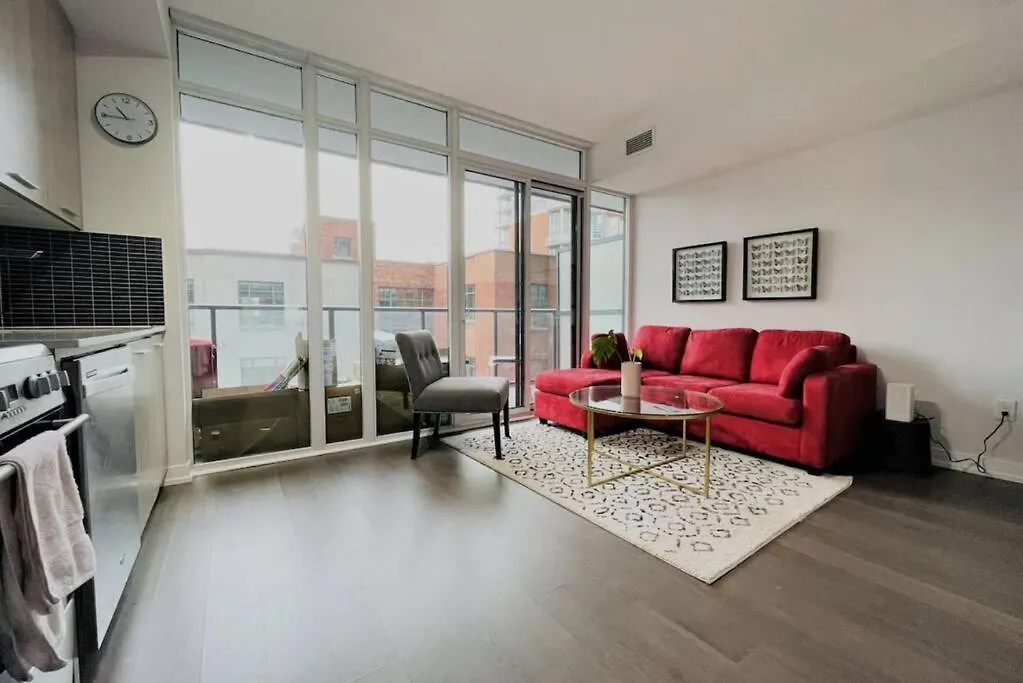 Gorgeous Downtown Condo location