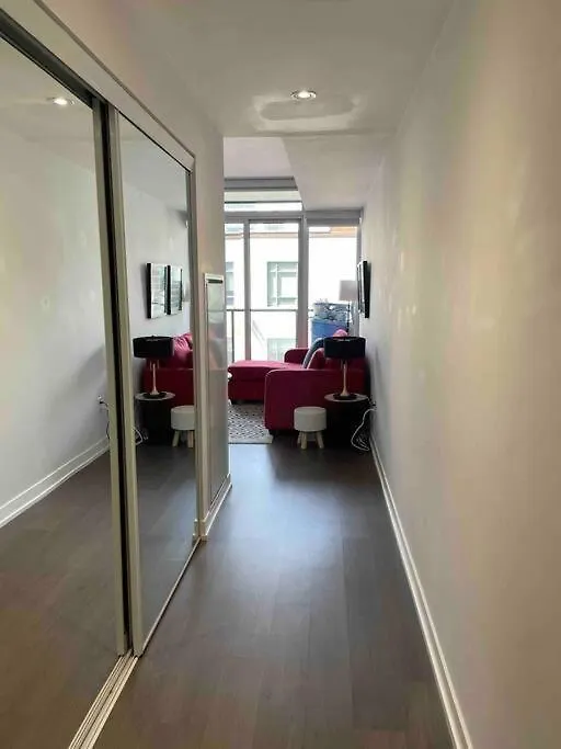 Gorgeous Downtown Condo Toronto Apartment